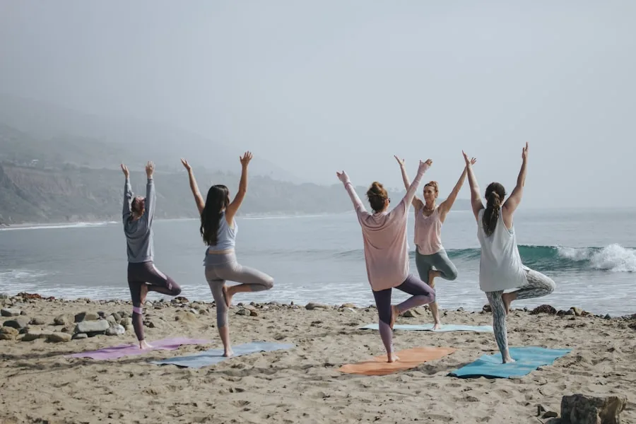 Piezas editoriales de bienestar para cliente de yoga: diseño de posts, stories e infografías